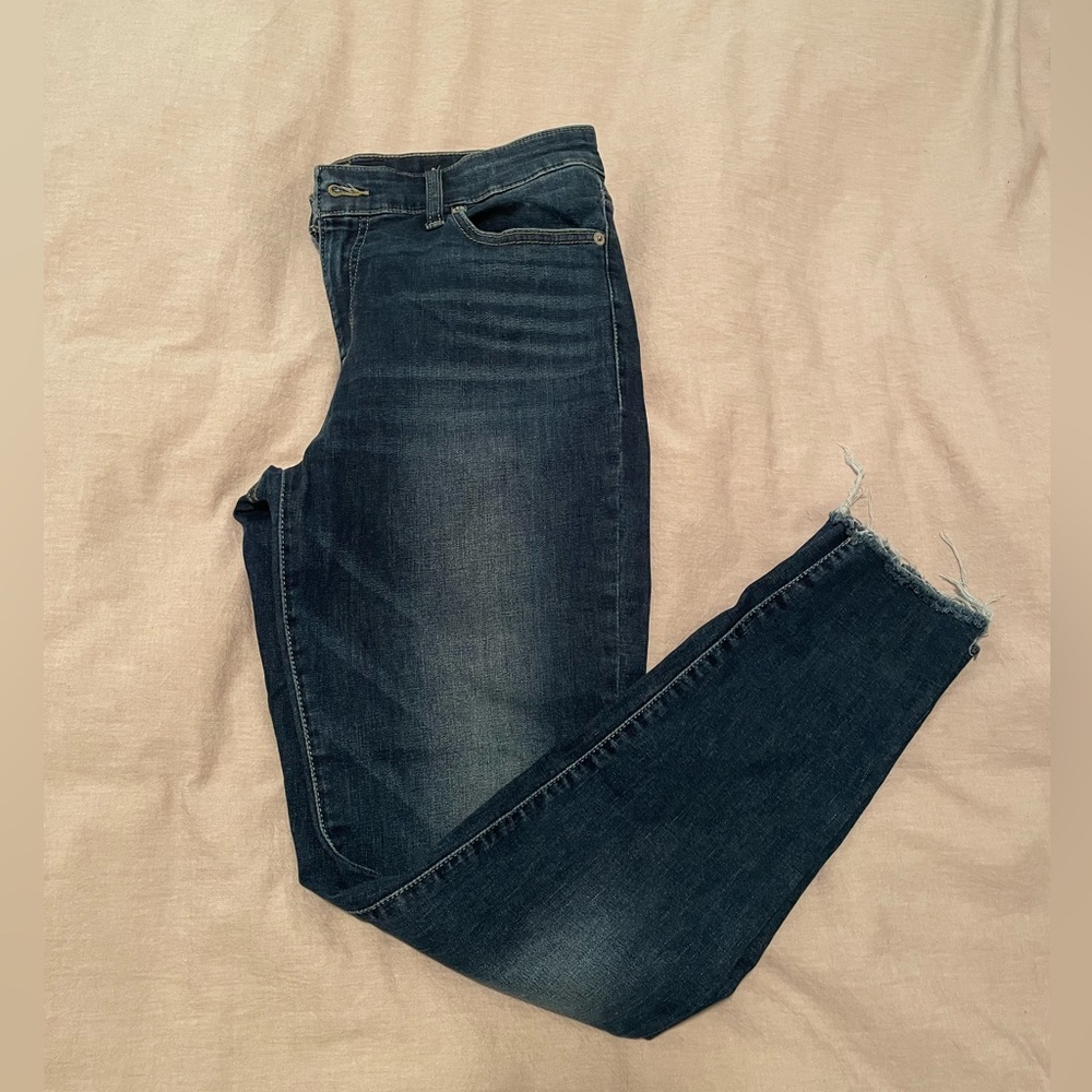 Lucky Brand Medium Wash Skinny Jeans Size 8
